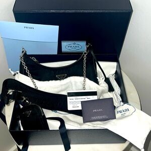 100% AUTHENTIC & LIKE NEW BLACK PRADA NYLON RE EDITION 2005 CROSSBODY W/POUCH!!